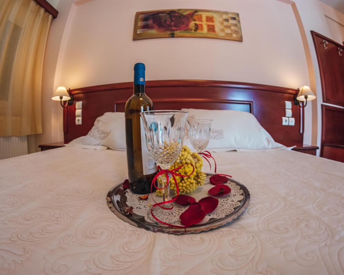 Venardos Hotel Agia Pelagia  ภายนอก รูปภาพ