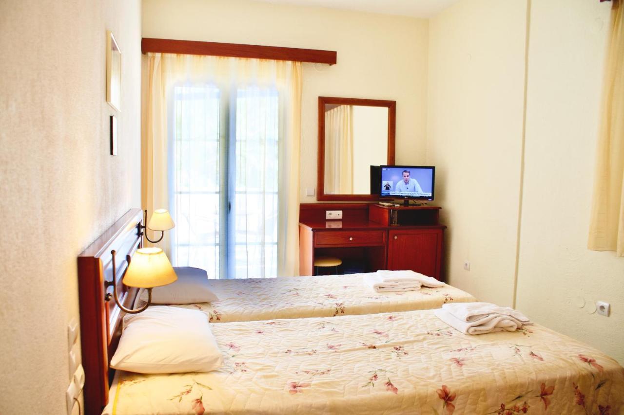Venardos Hotel Agia Pelagia  ภายนอก รูปภาพ